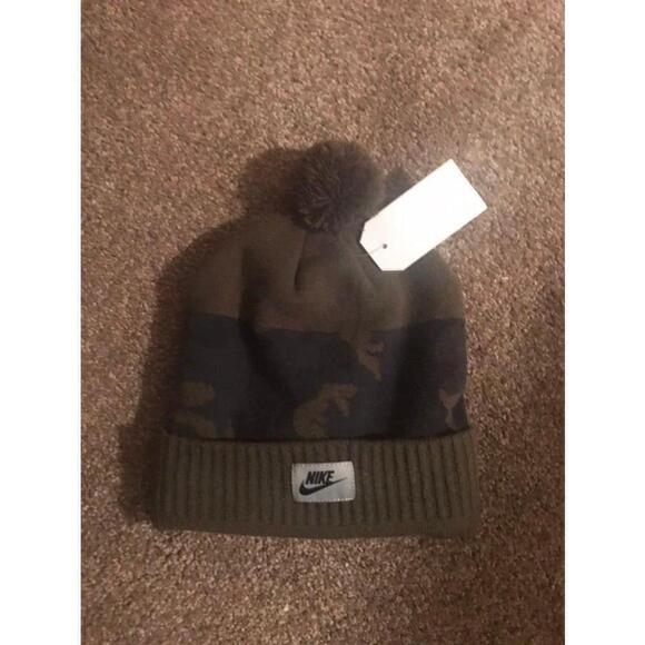 Nike Sportswear Camo Pom Beanie - Picture 4 of 7